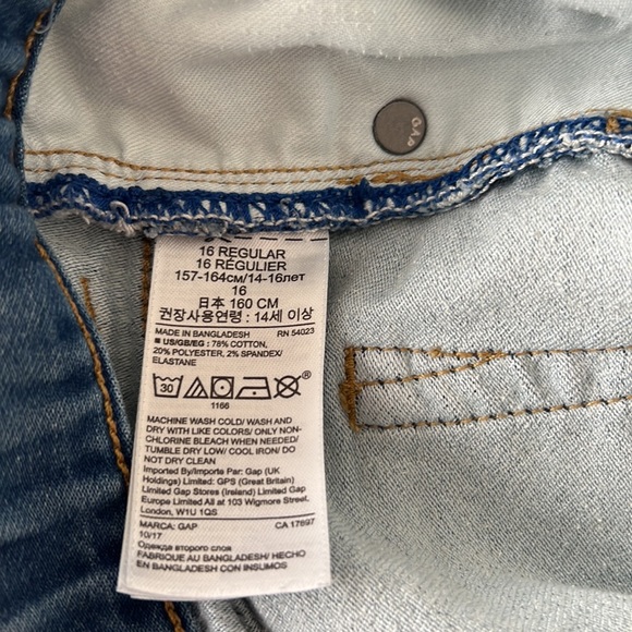 GapKids | Size 16 Regular Girls Mid Rise Jean Shorts - Picture 12 of 15